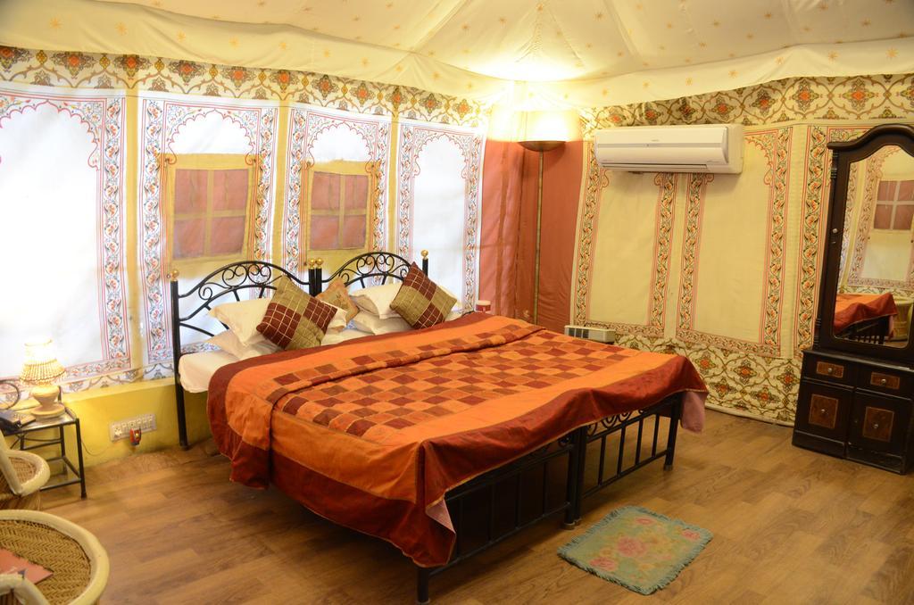 The Aravali Tent Resort Udaipur Rum bild