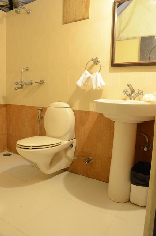 The Aravali Tent Resort Udaipur Rum bild